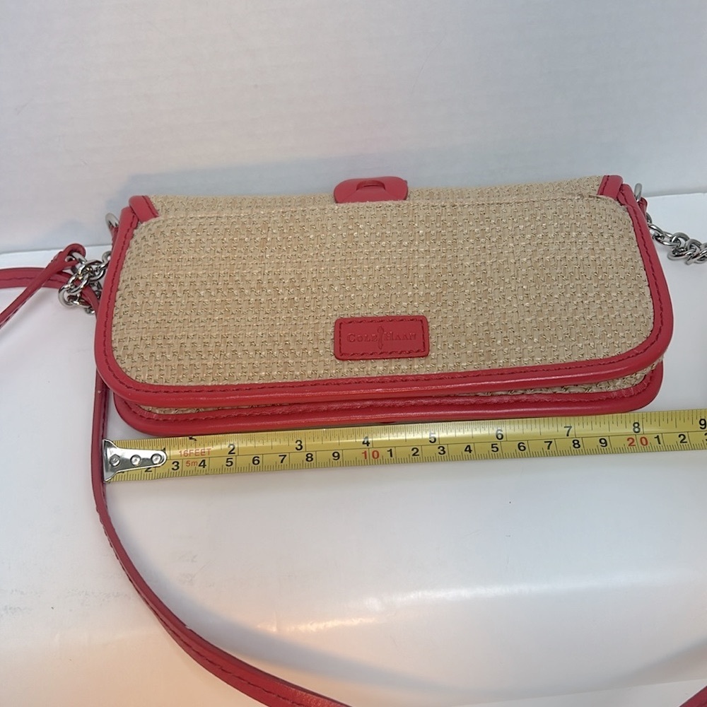 COLE HANN Beige and red woven straw and leather Bedford crossbody bag. - Picture 8 of 9